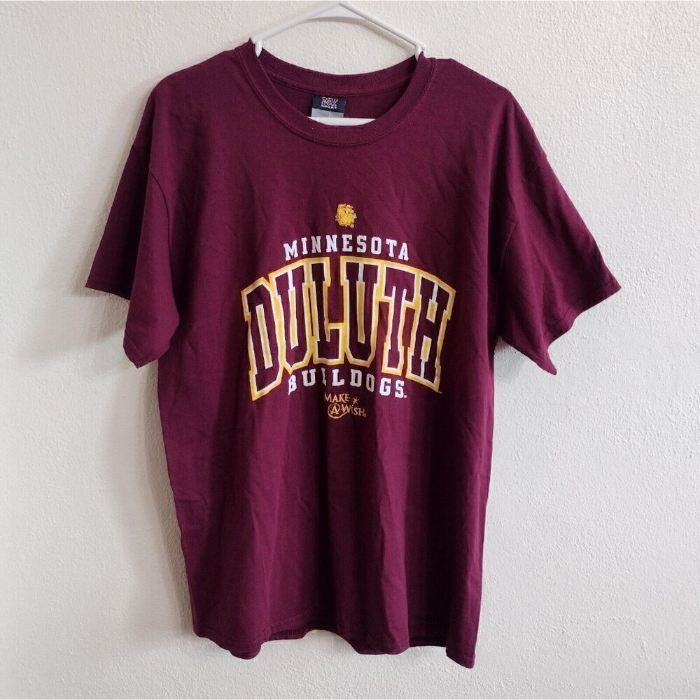 NWT UMD College Duluth Bulldogs Minnesota T Shirt Size Large